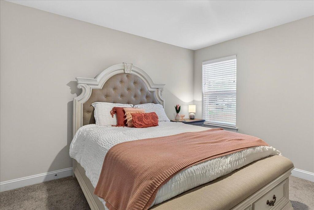 Image 23 of property listing at 210 Wappoo Trace Lane, Summerville, SC 29486