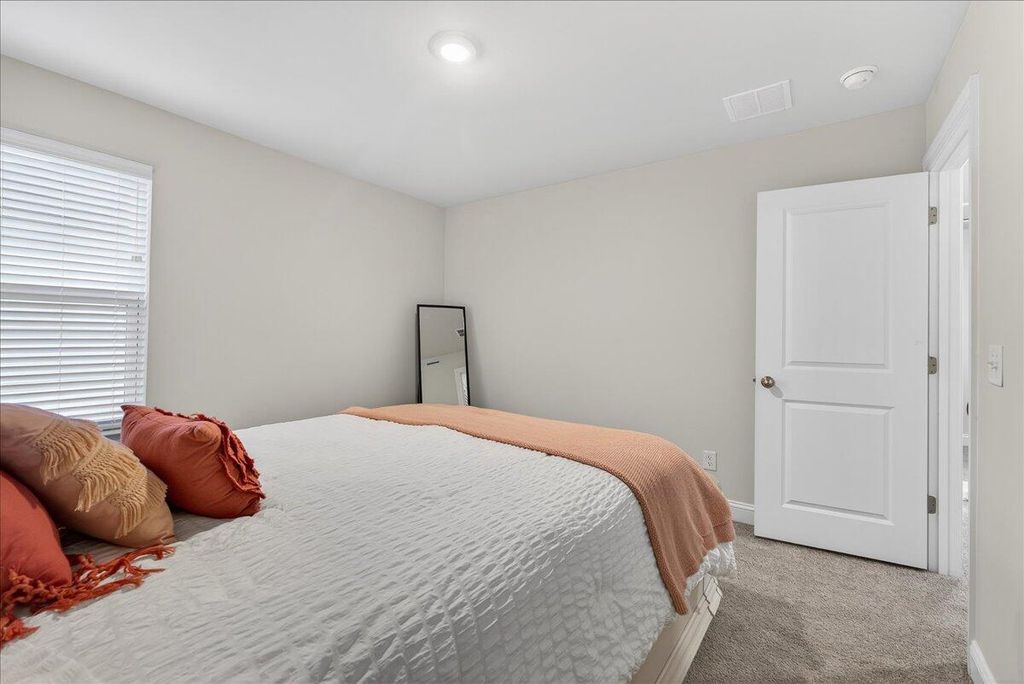 Image 24 of property listing at 210 Wappoo Trace Lane, Summerville, SC 29486