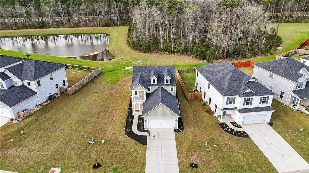 Image 35 of property listing at 210 Wappoo Trace Lane, Summerville, SC 29486