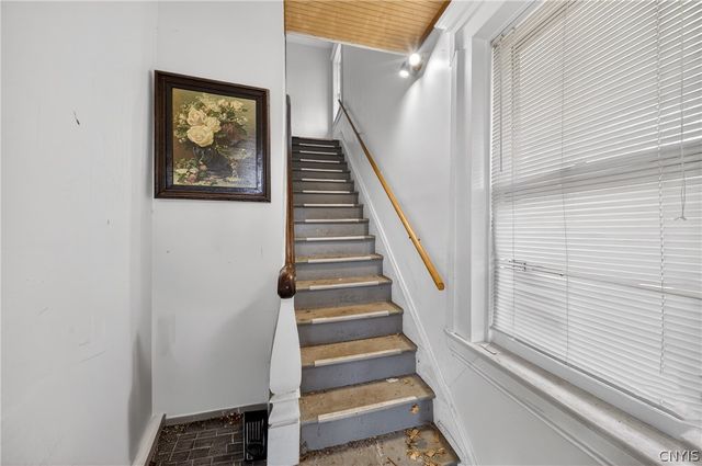 612 West Seneca Turnpike Avenue, Syracuse, NY 13207