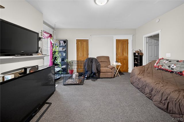 612 West Seneca Turnpike Avenue, Syracuse, NY 13207