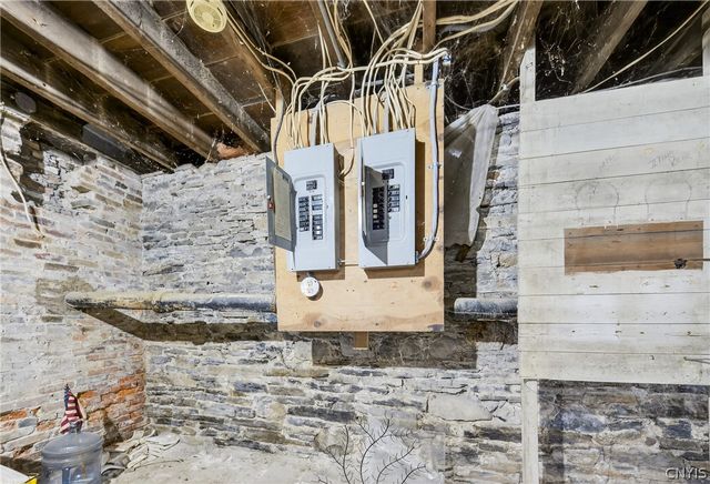 612 West Seneca Turnpike Avenue, Syracuse, NY 13207