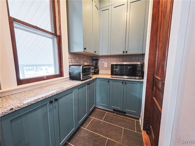 118 East Genesee Street, Auburn, NY 13021