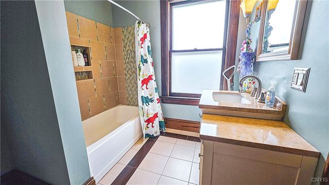 118 East Genesee Street, Auburn, NY 13021