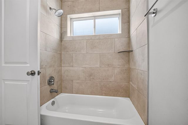 6744 Del Rio St, Houston, TX 77021