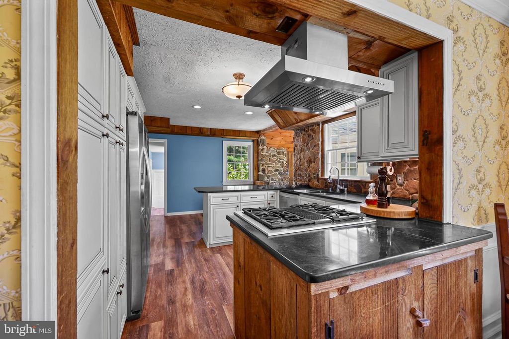 Image 18 of property listing at 339 MOUNTAINVIEW RD, Skillman, NJ 08558