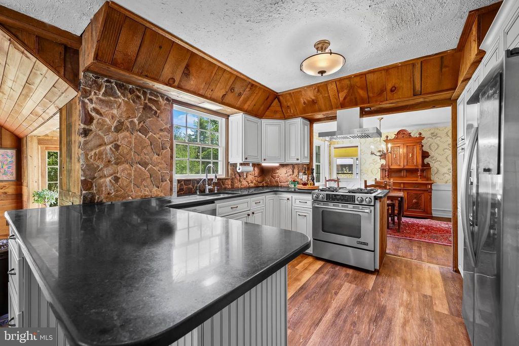 Image 19 of property listing at 339 MOUNTAINVIEW RD, Skillman, NJ 08558