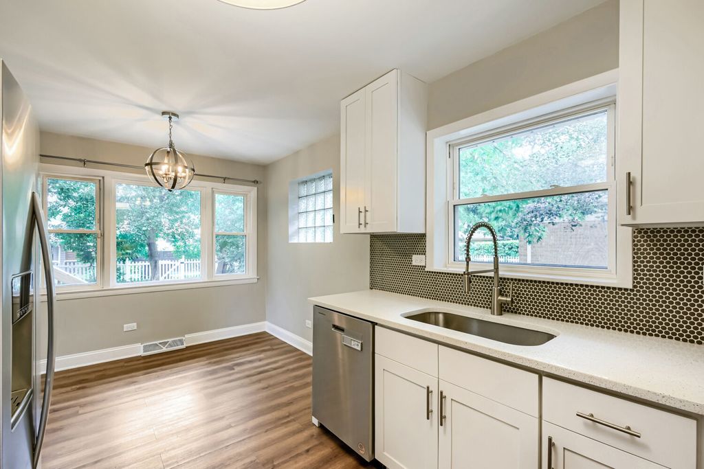 8208 Ridgeway Avenue, Skokie, IL 60076 — photo 4