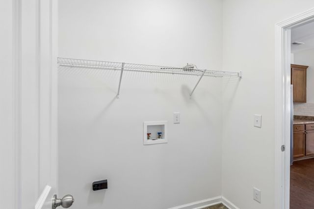 2450 Duxbury Dr, Columbia, TN 38401