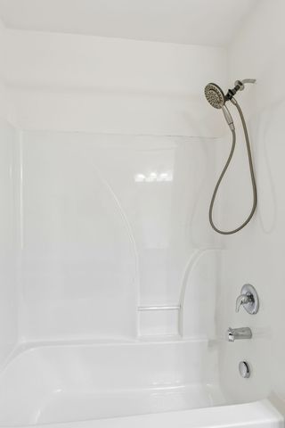 2450 Duxbury Dr, Columbia, TN 38401