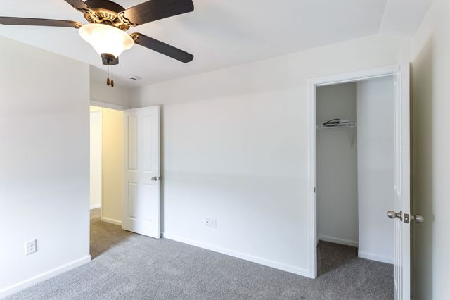 2450 Duxbury Dr, Columbia, TN 38401