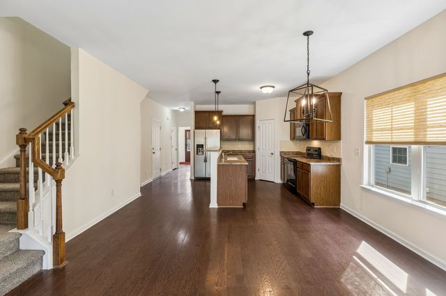 2450 Duxbury Dr, Columbia, TN 38401