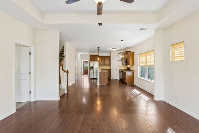 2450 Duxbury Dr, Columbia, TN 38401