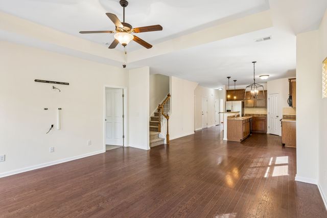 2450 Duxbury Dr, Columbia, TN 38401