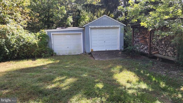 820 LOWER MILL RD, Pittsgrove, NJ 08318