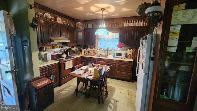 820 LOWER MILL RD, Pittsgrove, NJ 08318
