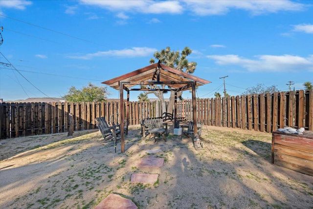 58748 Natoma Trail, Yucca Valley, CA 92284