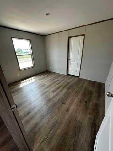 116 Mazatlan DR, Del Valle, TX 78617
