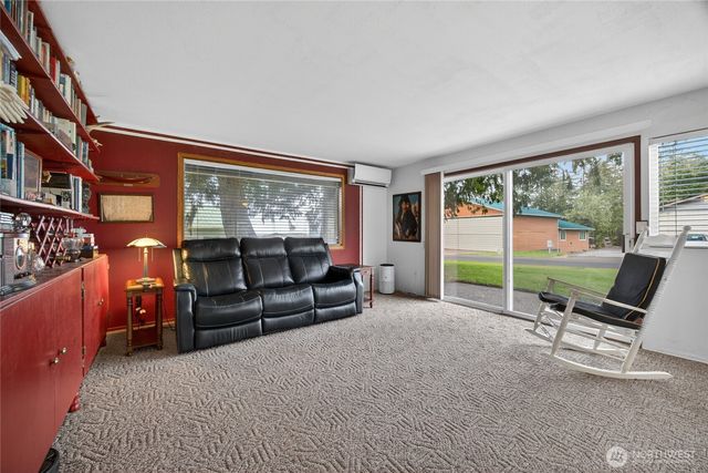 361 Salal Way, Sequim, WA 98382
