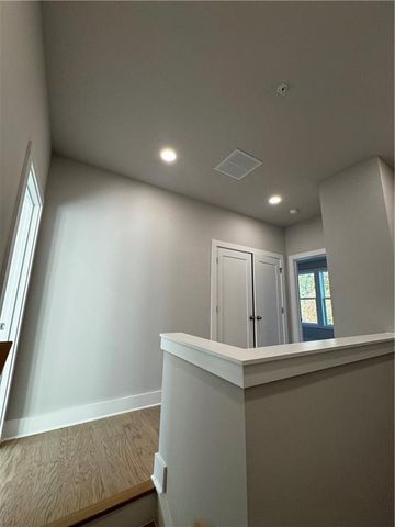 2617 Camphor Xing SE, Smyrna, GA 30080