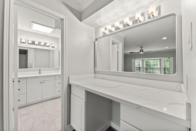 13346 Trail Hollow Drive 3346, Houston, TX 77079