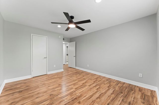 13346 Trail Hollow Drive 3346, Houston, TX 77079