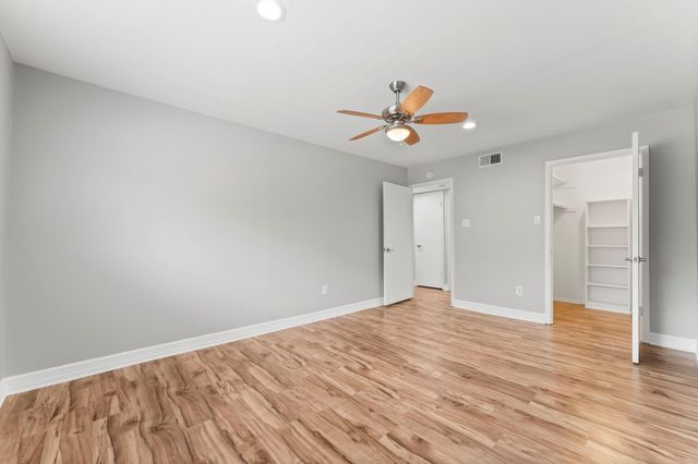 13346 Trail Hollow Drive 3346, Houston, TX 77079