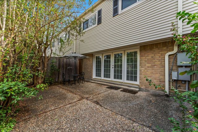 13346 Trail Hollow Drive 3346, Houston, TX 77079