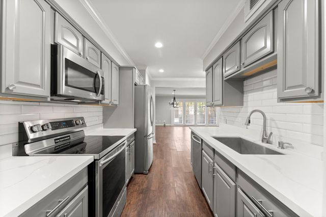 13346 Trail Hollow Drive 3346, Houston, TX 77079