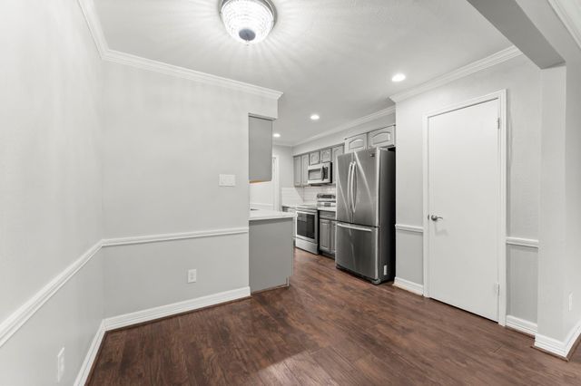 13346 Trail Hollow Drive 3346, Houston, TX 77079