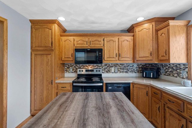1825 E MARQUETTE STREET, Appleton, WI 54911