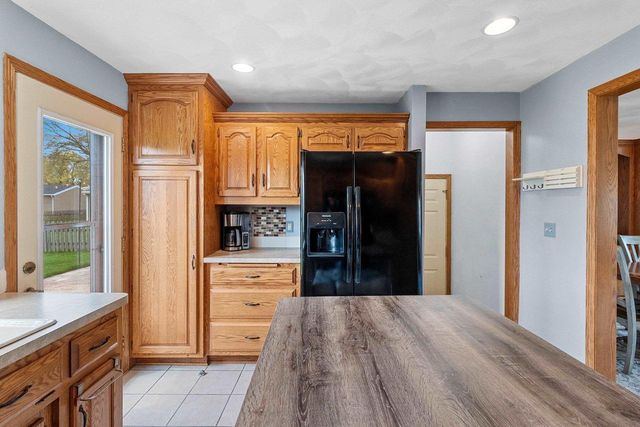 1825 E MARQUETTE STREET, Appleton, WI 54911