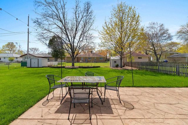 1825 E MARQUETTE STREET, Appleton, WI 54911