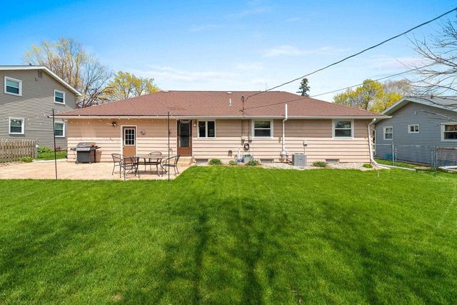1825 E MARQUETTE STREET, Appleton, WI 54911