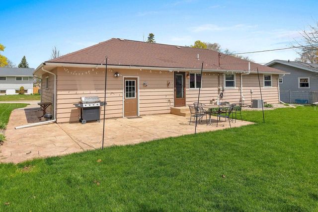 1825 E MARQUETTE STREET, Appleton, WI 54911