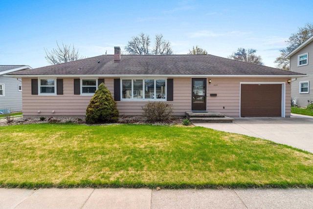 1825 E MARQUETTE STREET, Appleton, WI 54911