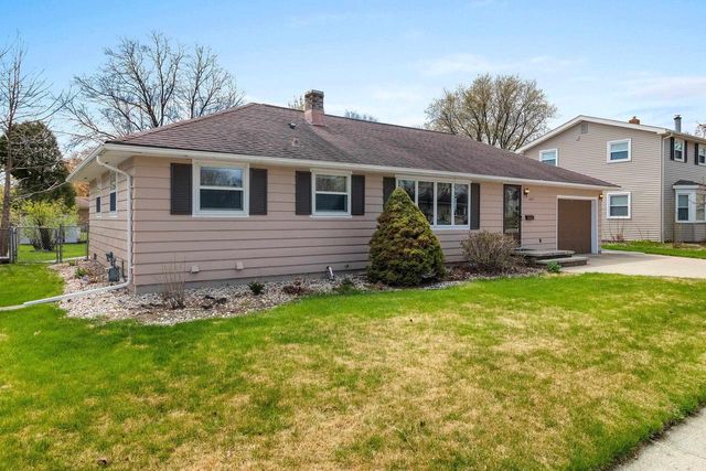 1825 E MARQUETTE STREET, Appleton, WI 54911