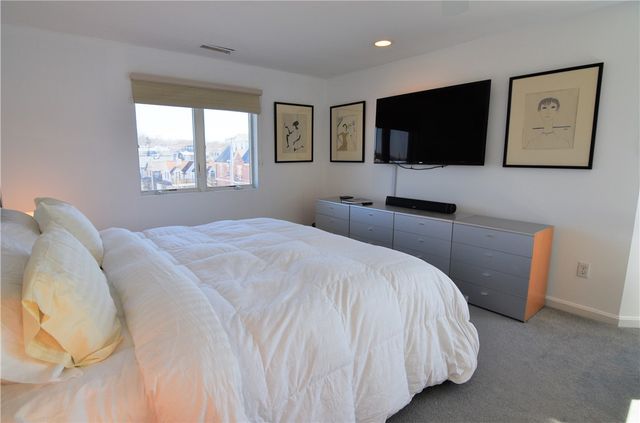 3 Kirwins Lane 5, Newport, RI 02840