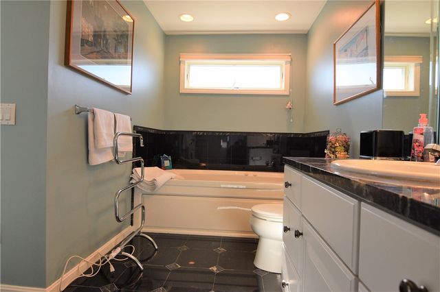 3 Kirwins Lane 5, Newport, RI 02840