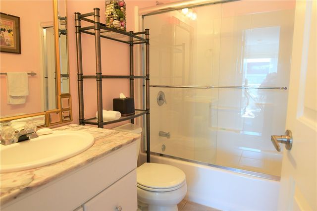 3 Kirwins Lane 5, Newport, RI 02840