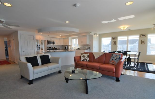 3 Kirwins Lane 5, Newport, RI 02840