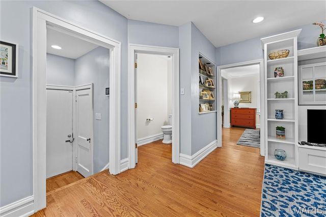 7121 Cornell Avenue, University City, MO 63130