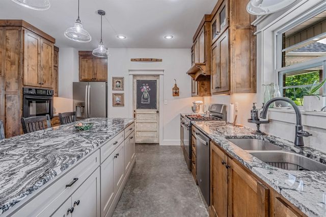 308 N Hwy 167, Bald Knob, AR 72010