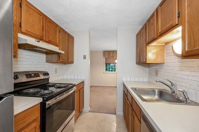 23 Patrick Rd 23, Tewksbury, MA 01876
