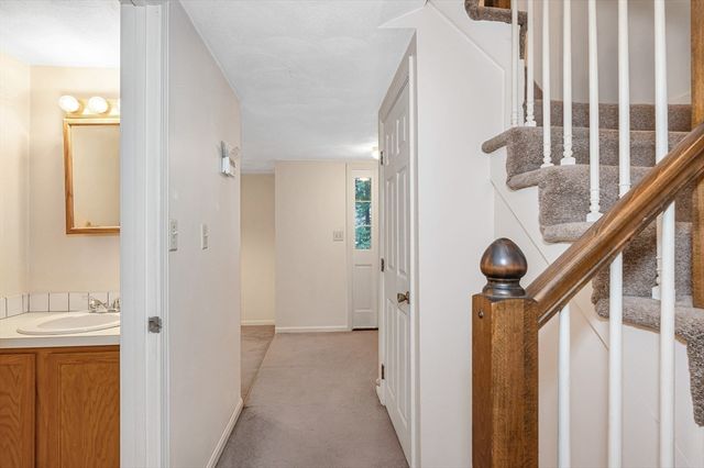 23 Patrick Rd 23, Tewksbury, MA 01876