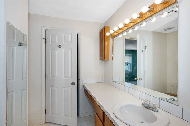 23 Patrick Rd 23, Tewksbury, MA 01876