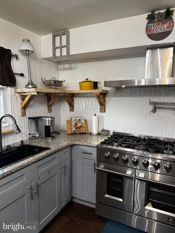 3334 KAYFORD CIR, Philadelphia, PA 19114