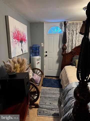 3334 KAYFORD CIR, Philadelphia, PA 19114