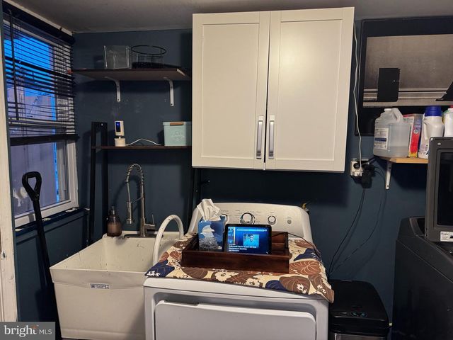 3334 KAYFORD CIR, Philadelphia, PA 19114