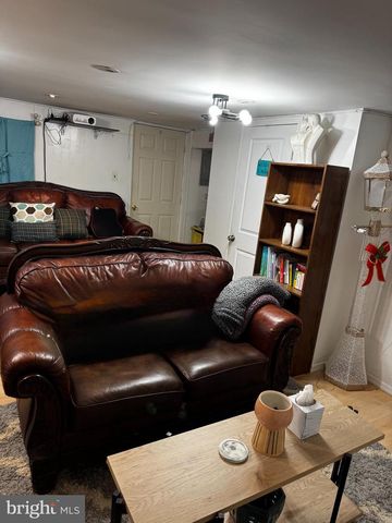 3334 KAYFORD CIR, Philadelphia, PA 19114